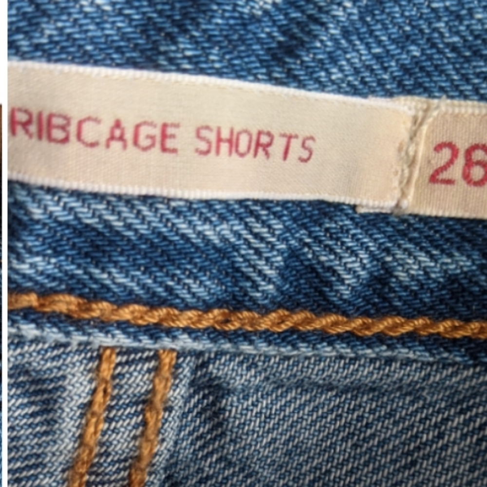 Levi's Super High Rise Ribcage Shorts - Picture 7 of 7